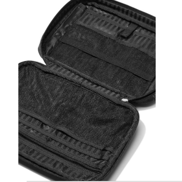 Victoria’s Secret Tech Sleeve - Picture 3 of 10